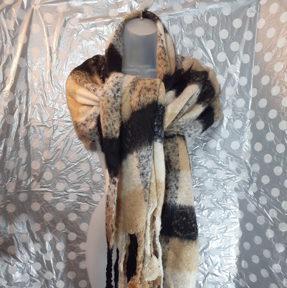 🔥3/$70 🎉HP🎉*NWT* BCBG MAXAZRIA Colorblock Chunky Scarf